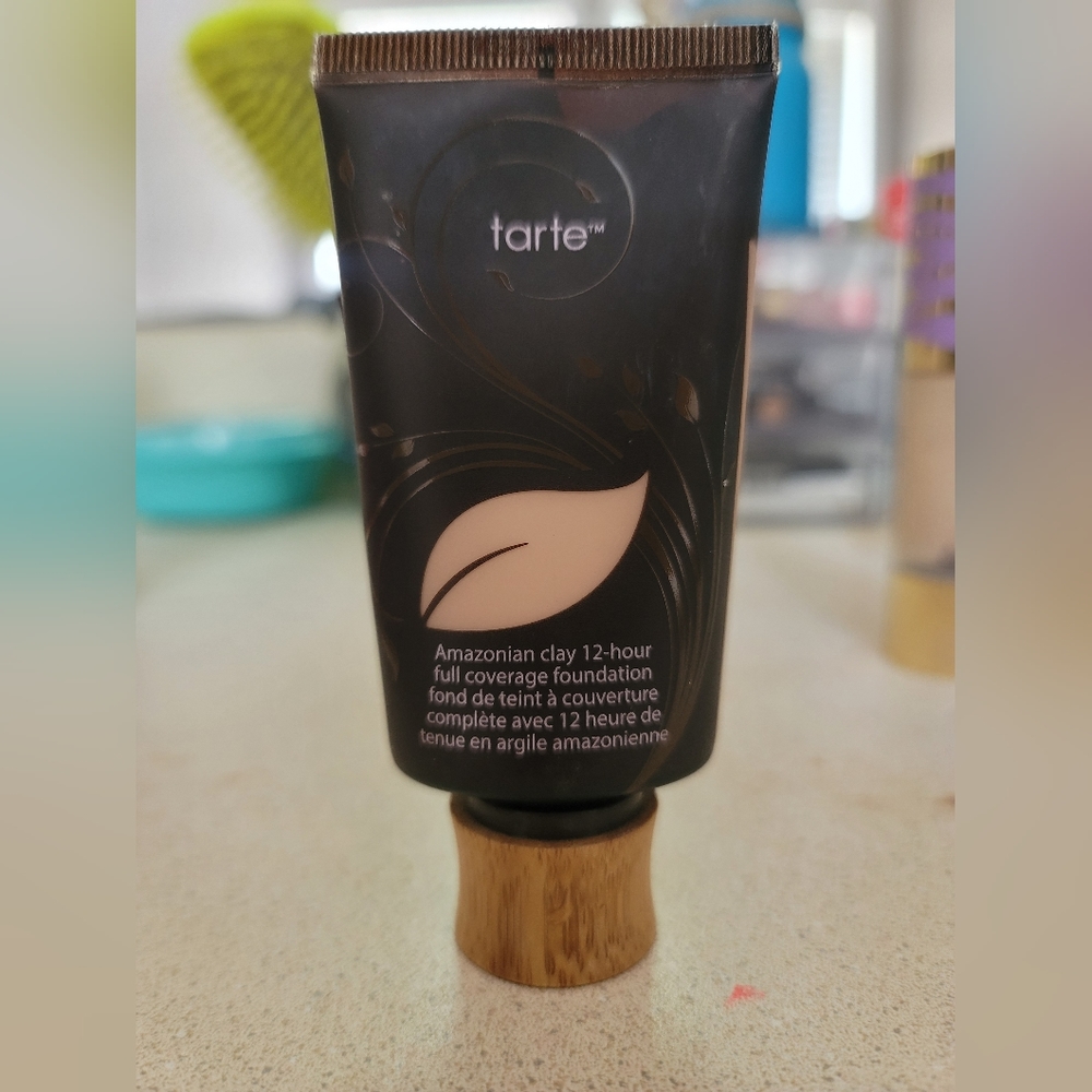 Tarte Amazonian clay 12 hour foundation